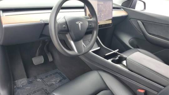 2020 Tesla Model Y 5YJYGDEE2LF043724