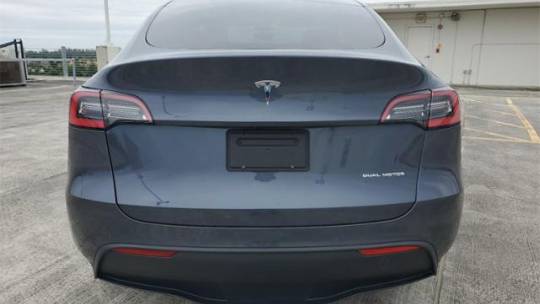 2020 Tesla Model Y 5YJYGDEE2LF043724