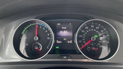 2016 Volkswagen e-Golf WVWKP7AU6GW916557