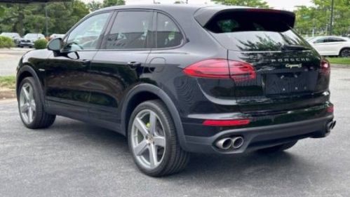 2016 Porsche Cayenne WP1AE2A20GLA64418