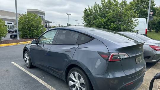 2020 Tesla Model Y 5YJYGDEE8LF011960