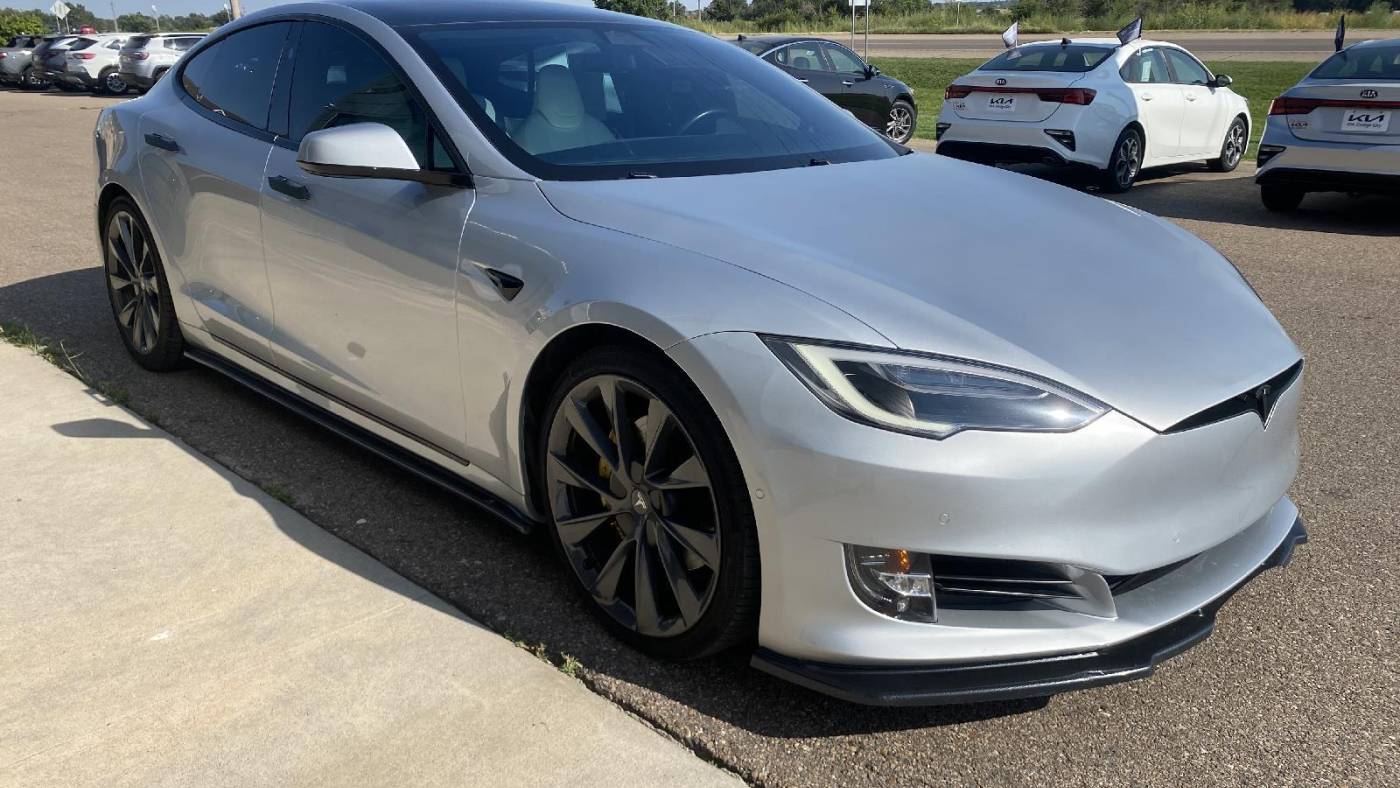 2017 Tesla Model S 5YJSA1E28HF185790