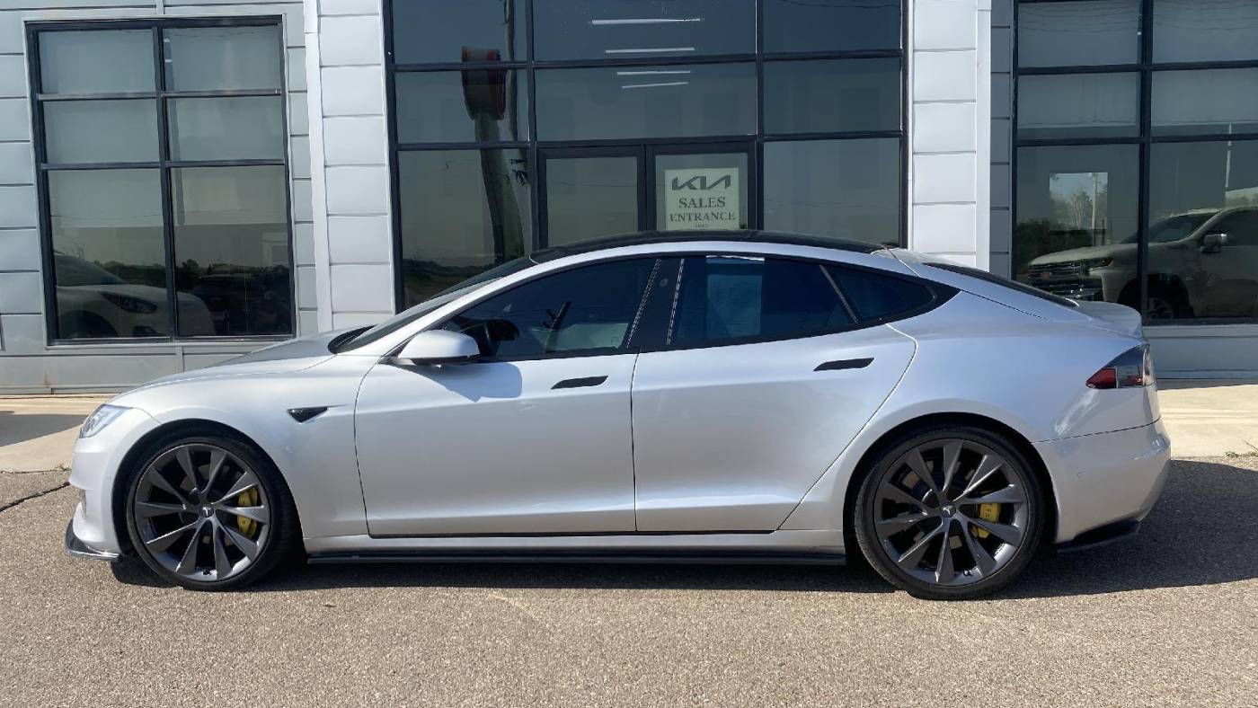 2017 Tesla Model S 5YJSA1E28HF185790