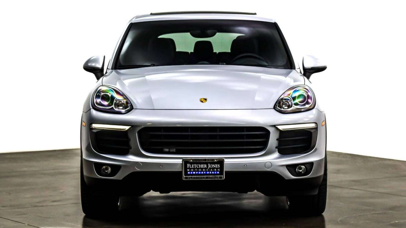 2016 Porsche Cayenne WP1AE2A24GLA16355