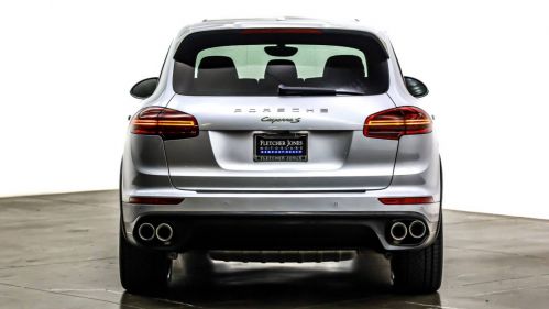 2016 Porsche Cayenne WP1AE2A24GLA16355