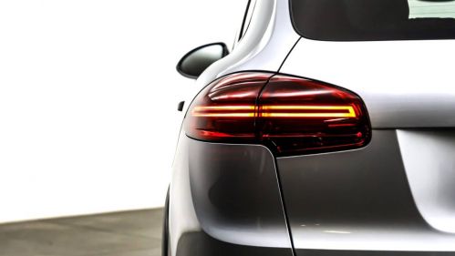 2016 Porsche Cayenne WP1AE2A24GLA16355