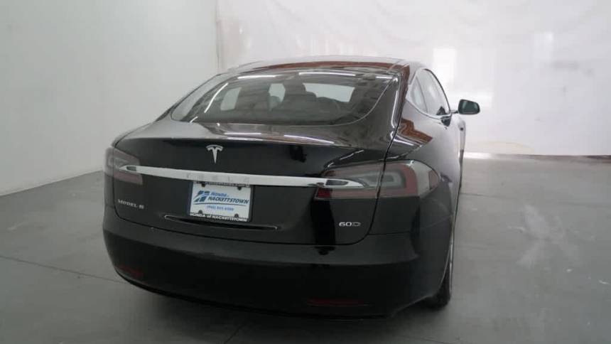 2017 Tesla Model S 5YJSA1E23HF185972