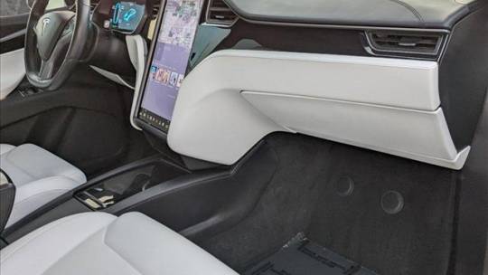2019 Tesla Model X 5YJXCDE28KF152233
