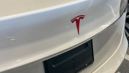 2019 Tesla Model 3 5YJ3E1EA1KF484237