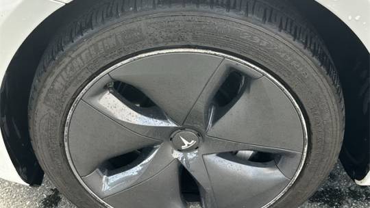 2019 Tesla Model 3 5YJ3E1EB4KF493166