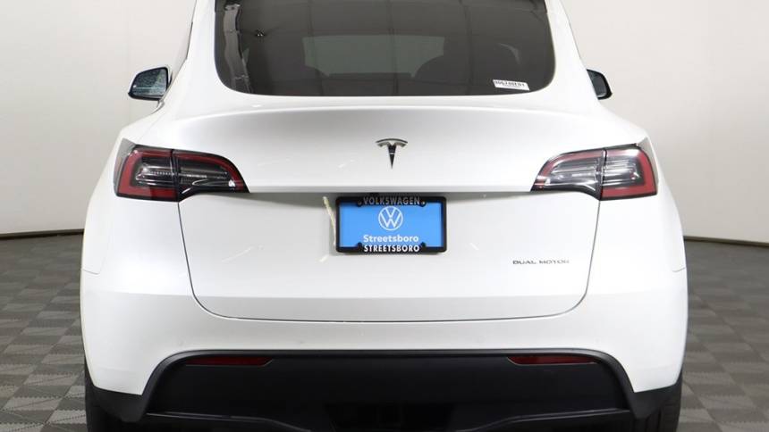 2020 Tesla Model Y 5YJYGDEE7LF006748