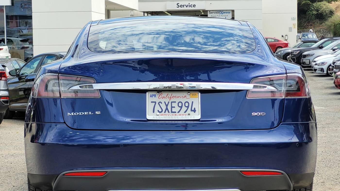 2016 Tesla Model S 5YJSA1E23GF132820