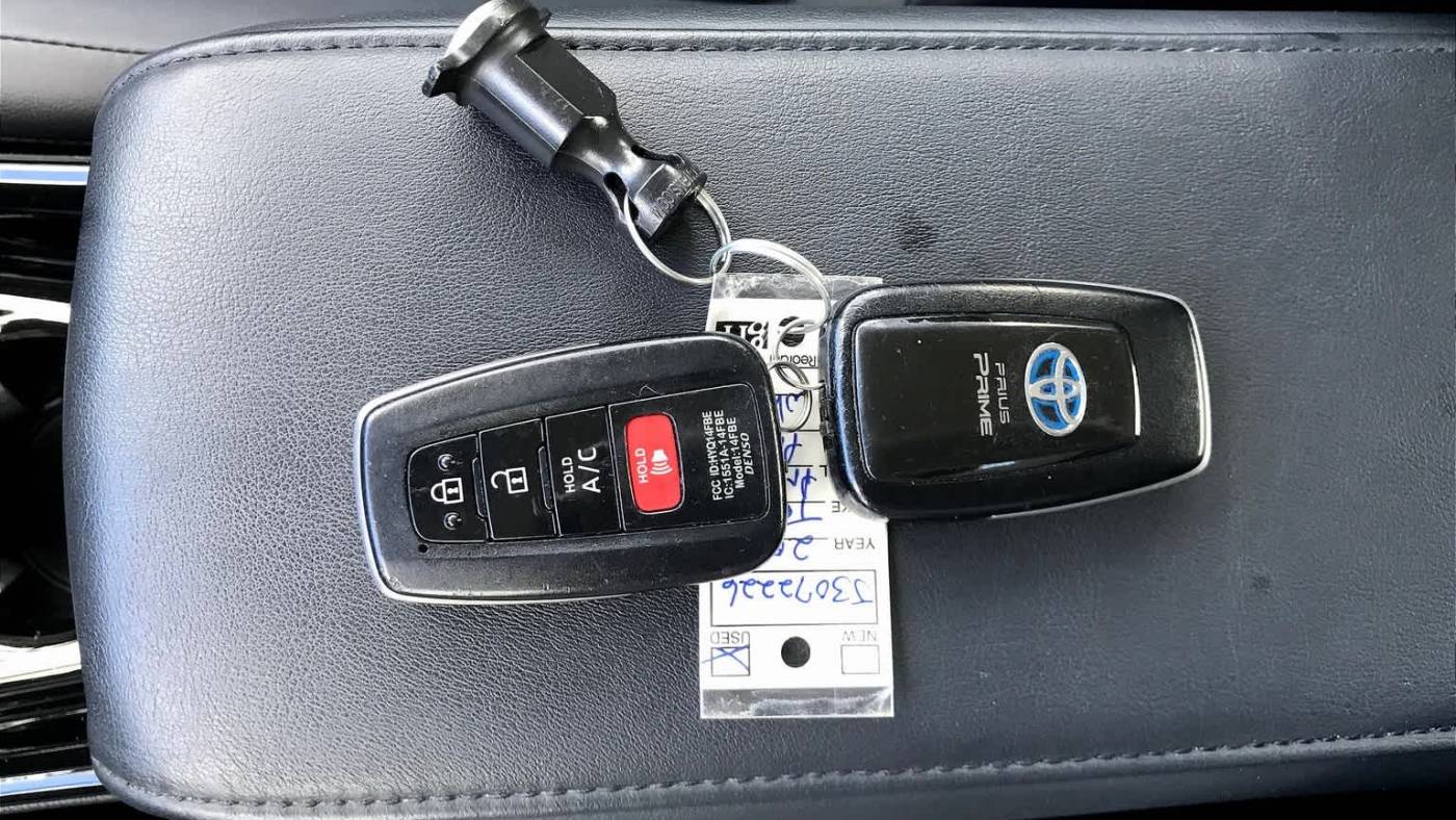 2018 Toyota Prius Prime JTDKARFP1J3072226