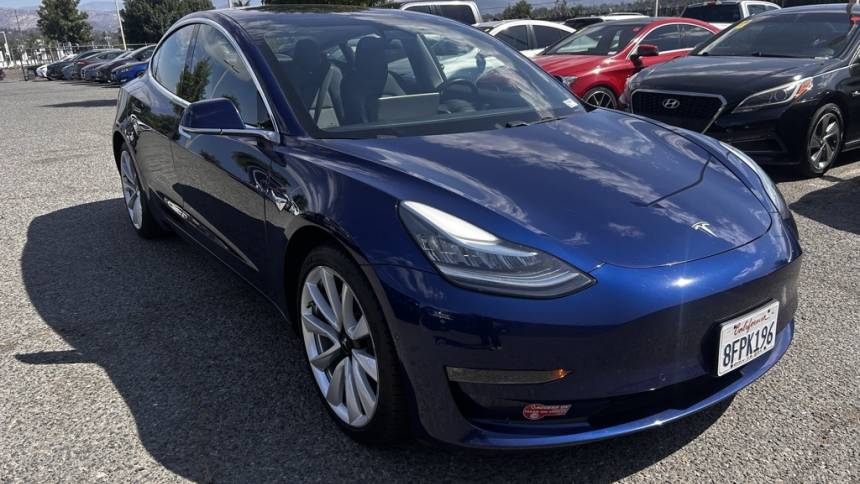 2018 Tesla Model 3 5YJ3E1EA8JF035801