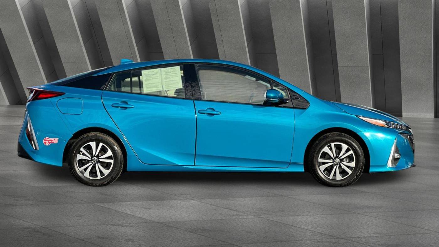 2017 Toyota Prius Prime JTDKARFP7H3052332