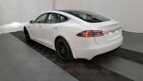 2019 Tesla Model S 5YJSA1E23KF330578