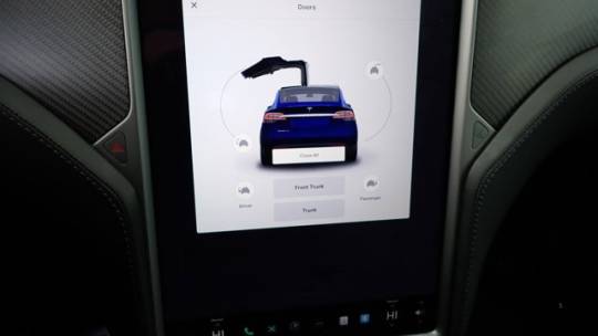 2018 Tesla Model X 5YJXCAE21JF136131