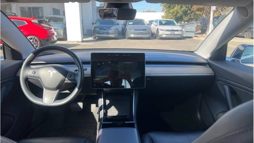 2018 Tesla Model 3 5YJ3E1EBXJF085110