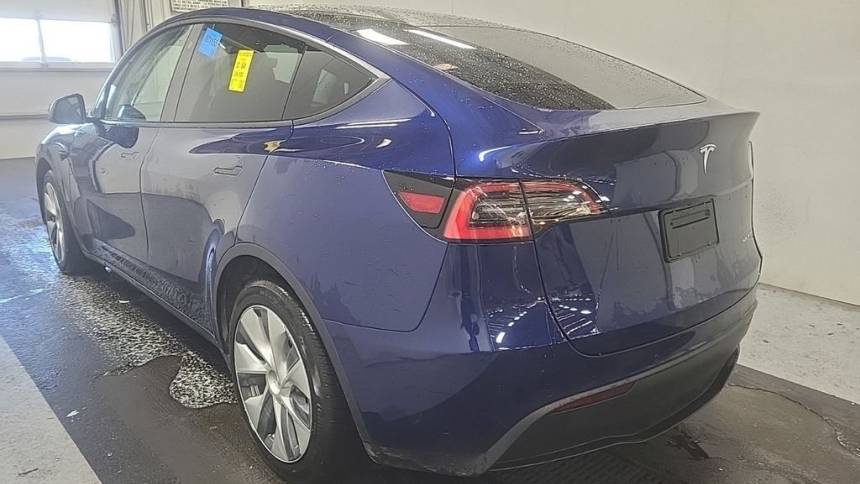 2021 Tesla Model Y 5YJYGDEE2MF063828