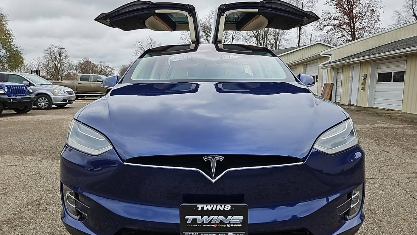 2019 Tesla Model X 5YJXCBE44KF183176