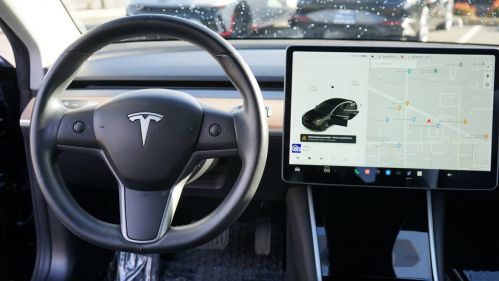 2018 Tesla Model 3 5YJ3E1EA9JF157390