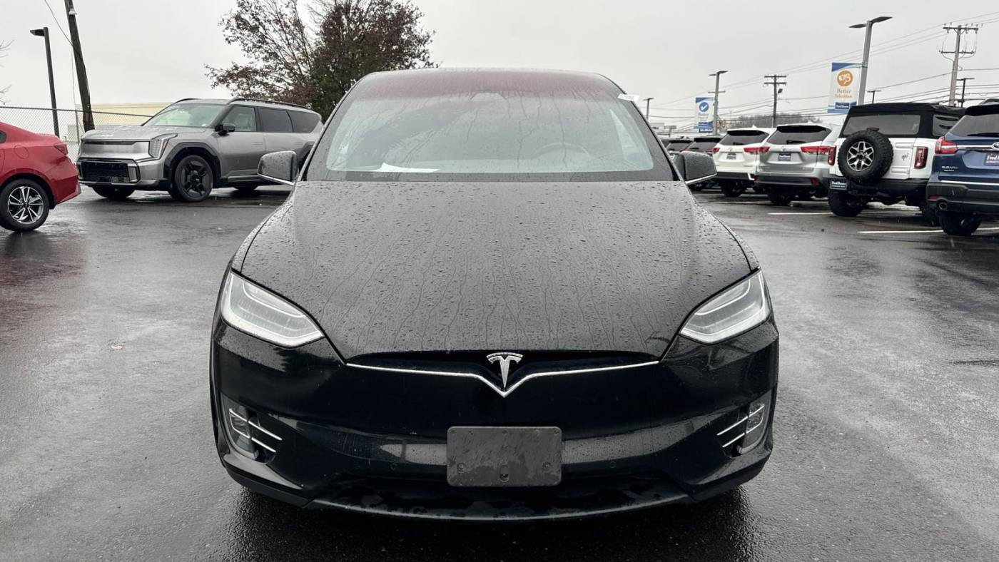 2018 Tesla Model X 5YJXCBE25JF088087