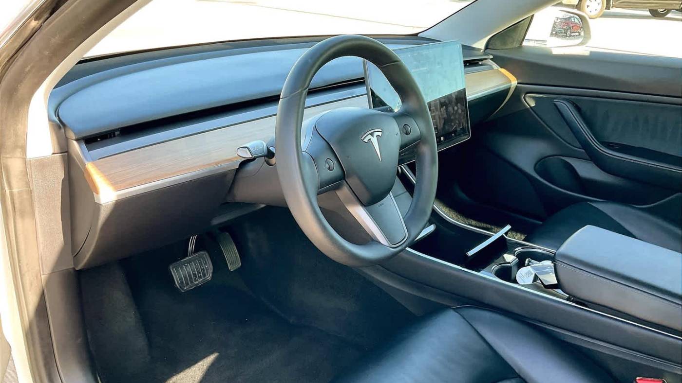 2020 Tesla Model 3 5YJ3E1EB5LF741877