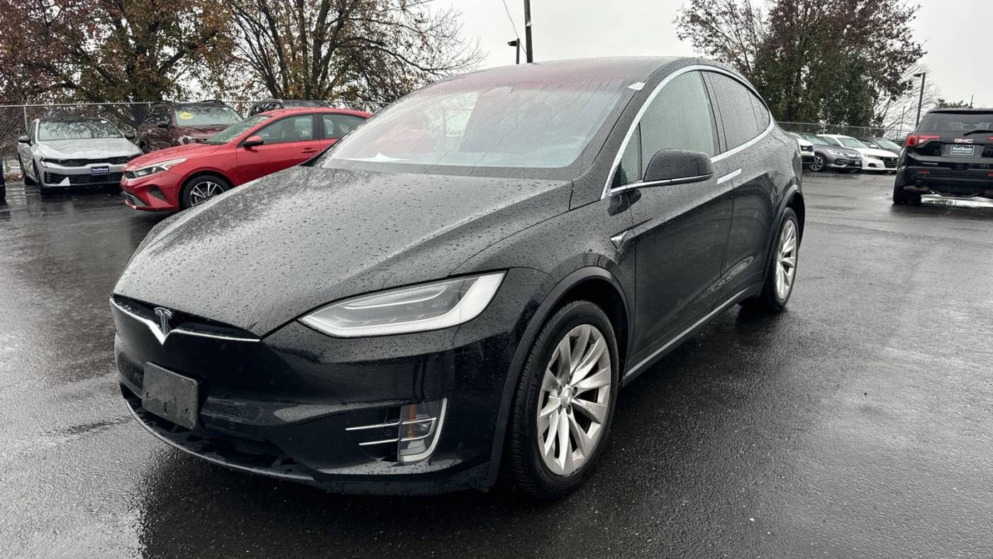 2018 Tesla Model X 5YJXCBE25JF088087