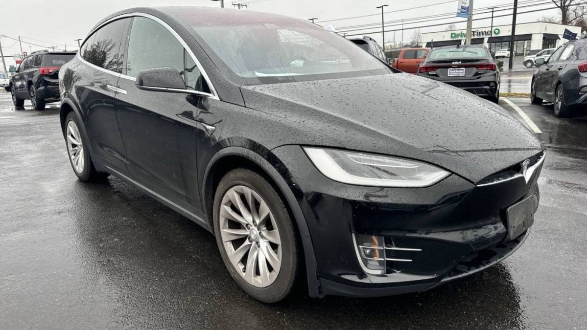 2018 Tesla Model X 5YJXCBE25JF088087