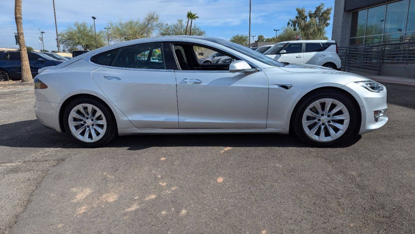 2018 Tesla Model S 5YJSA1E2XJF243775