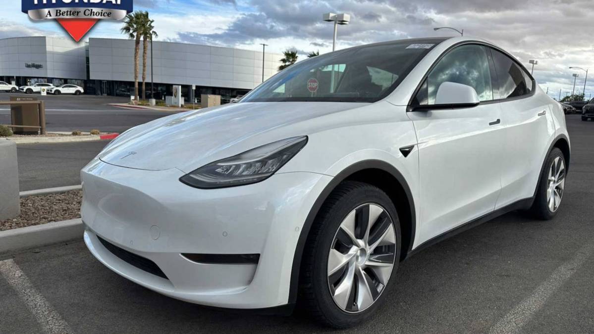 2020 Tesla Model Y 5YJYGDEE6LF052717