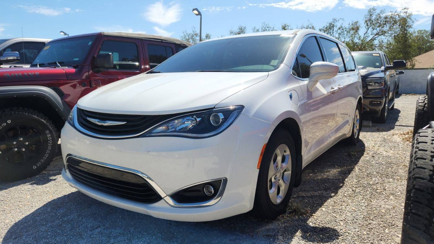 2018 Chrysler Pacifica 2C4RC1H75JR331377