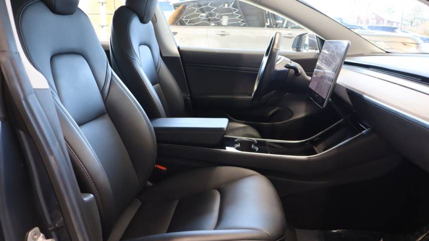 2018 Tesla Model 3 5YJ3E1EB9JF068721