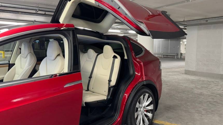 2019 Tesla Model X 5YJXCDE40KF186510