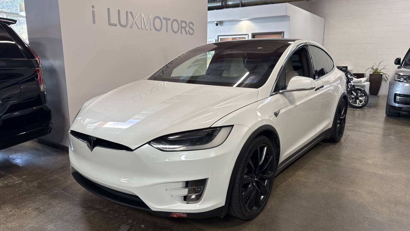 2017 Tesla Model X 5YJXCDE27HF052231