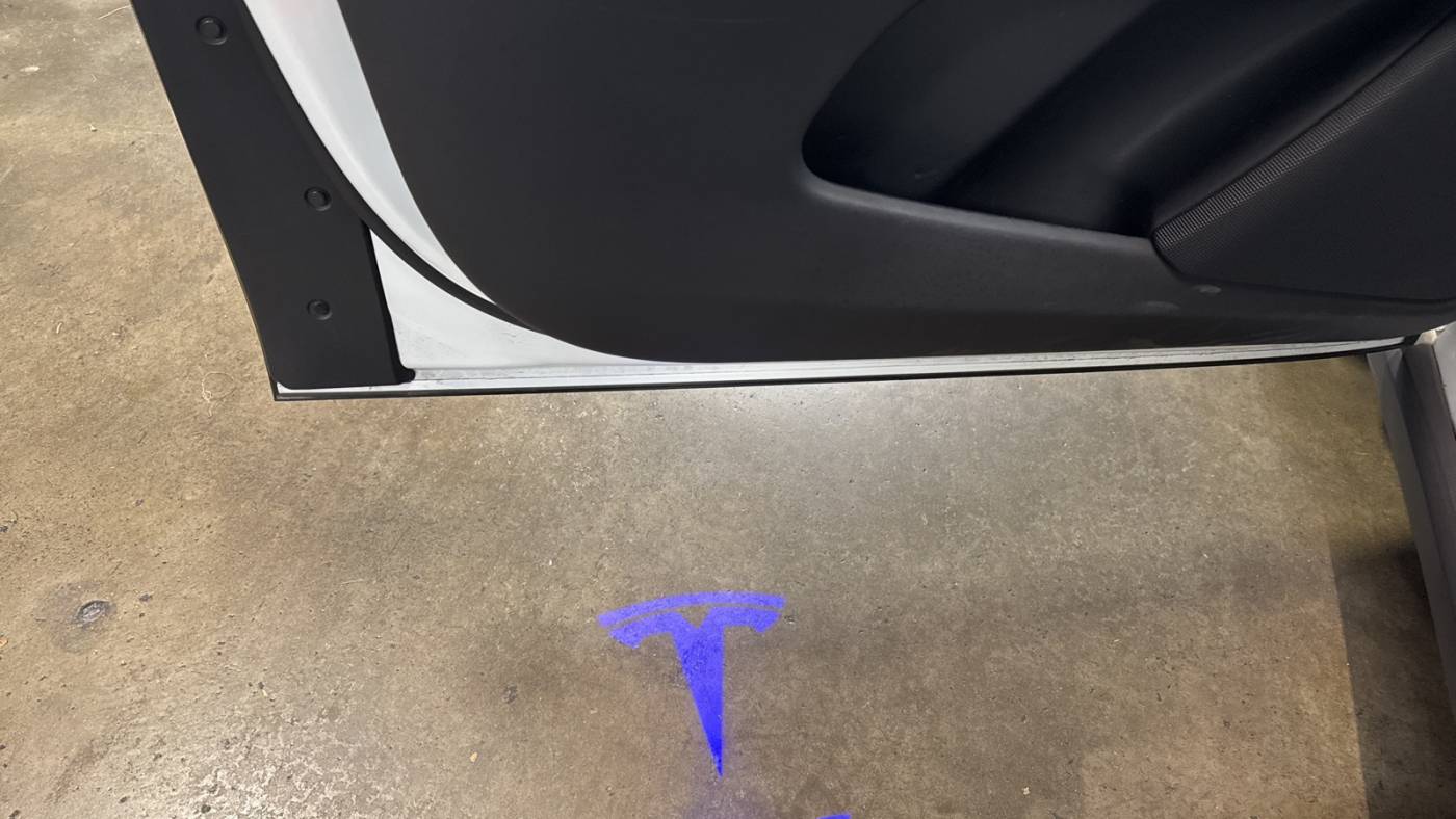 2017 Tesla Model X 5YJXCDE27HF052231