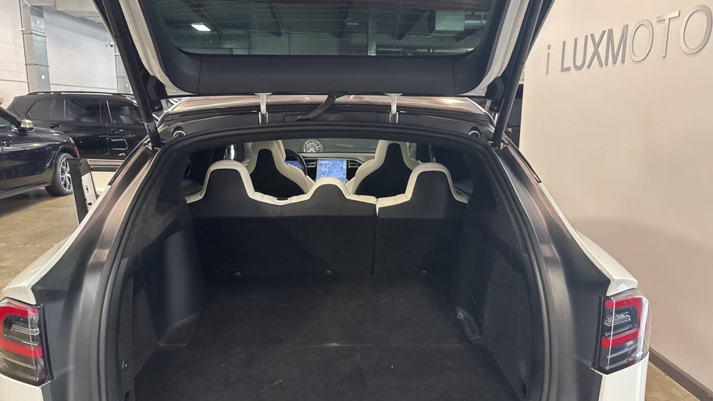 2017 Tesla Model X 5YJXCDE27HF052231