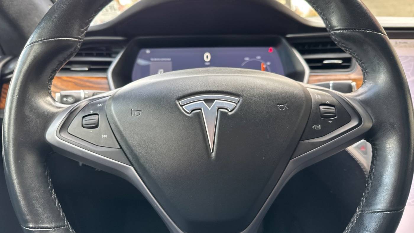 2018 Tesla Model S 5YJSA1E22JF294381