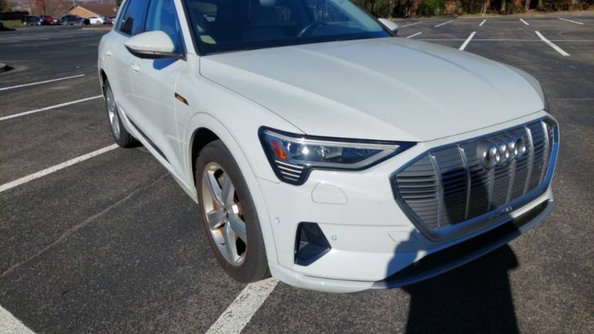 2019 Audi e-tron WA1LAAGE3KB009049