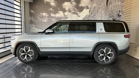 2023 Rivian R1S 7PDSGABAXPN012047