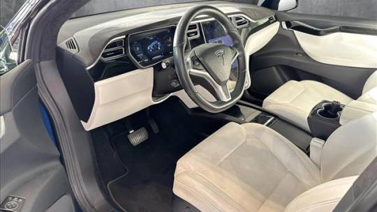 2017 Tesla Model X 5YJXCDE22HF056834