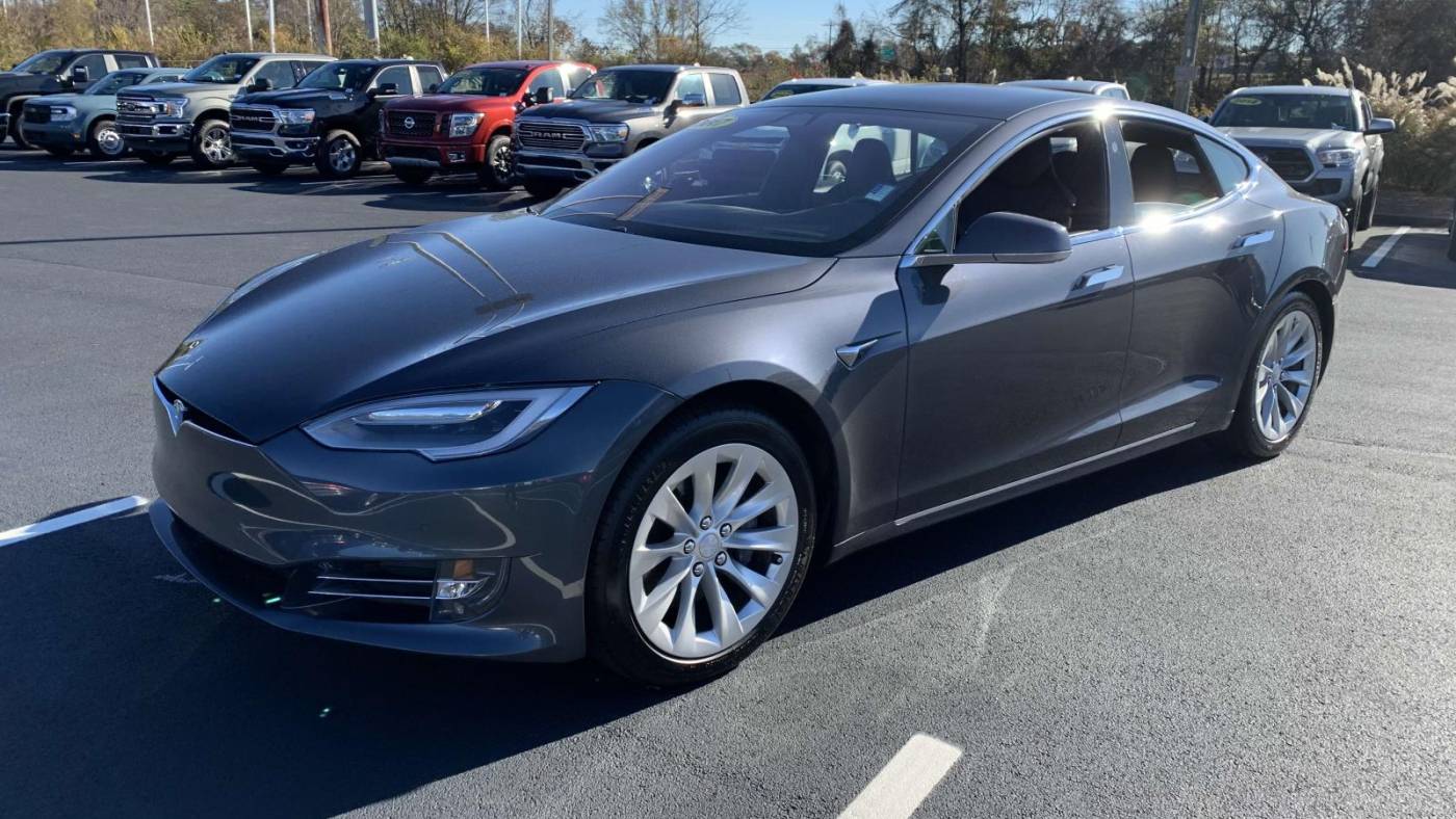 2017 Tesla Model S 5YJSA1E24HF215027