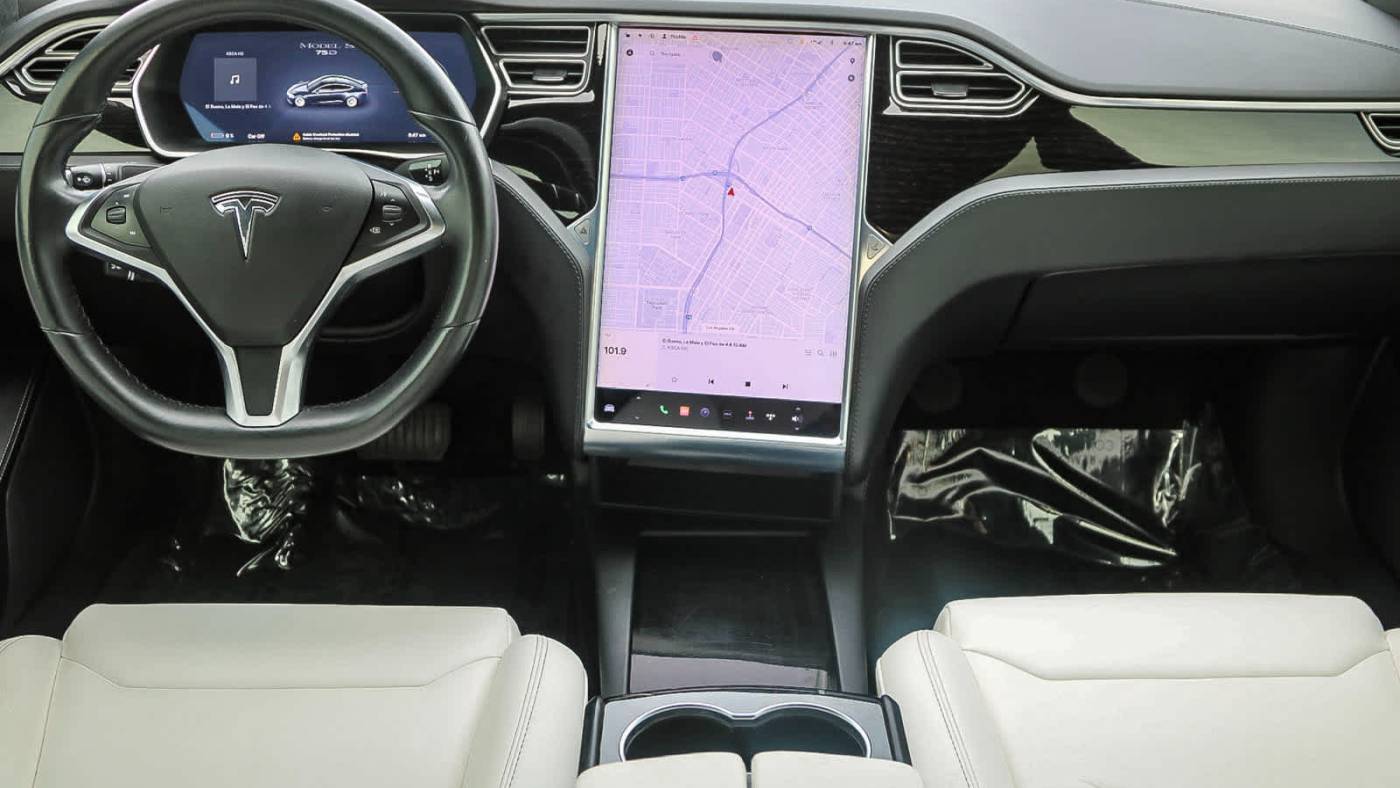 2018 Tesla Model S 5YJSA1E23JF246033