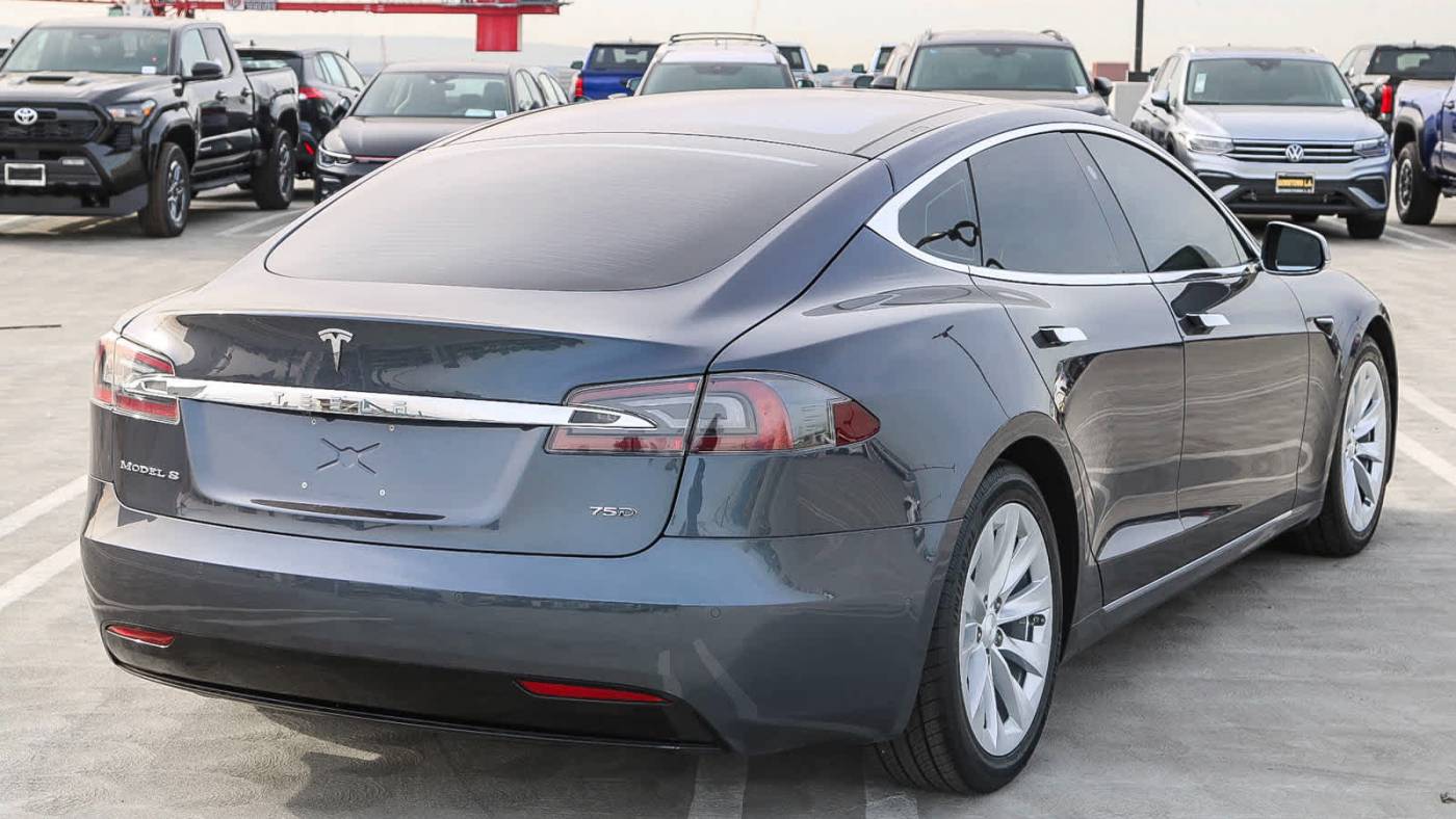 2018 Tesla Model S 5YJSA1E23JF246033