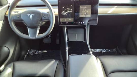 2020 Tesla Model Y 5YJYGDEE0LF047514