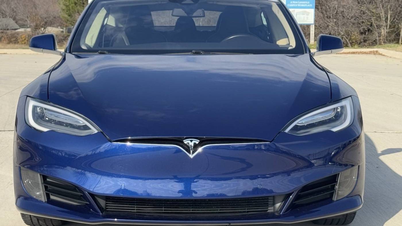 2016 Tesla Model S 5YJSA1E12GF148403