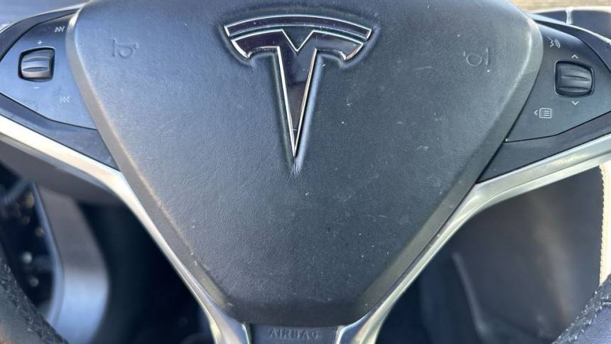 2016 Tesla Model S 5YJSA1E29GF135253