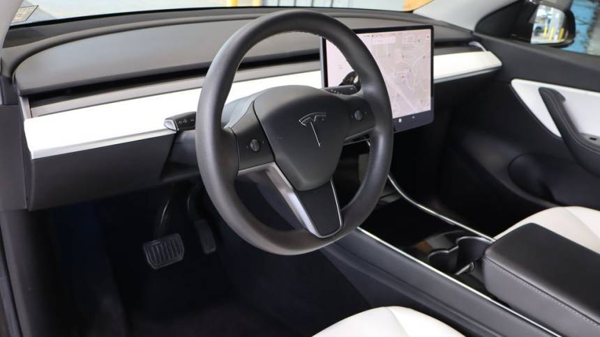 2020 Tesla Model Y 5YJYGDEE5LF027467