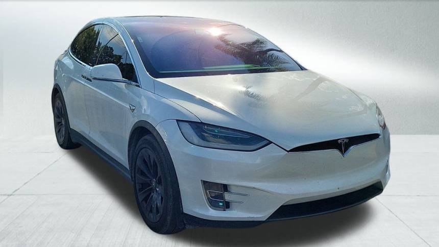 2018 Tesla Model X 5YJXCAE26JF142393