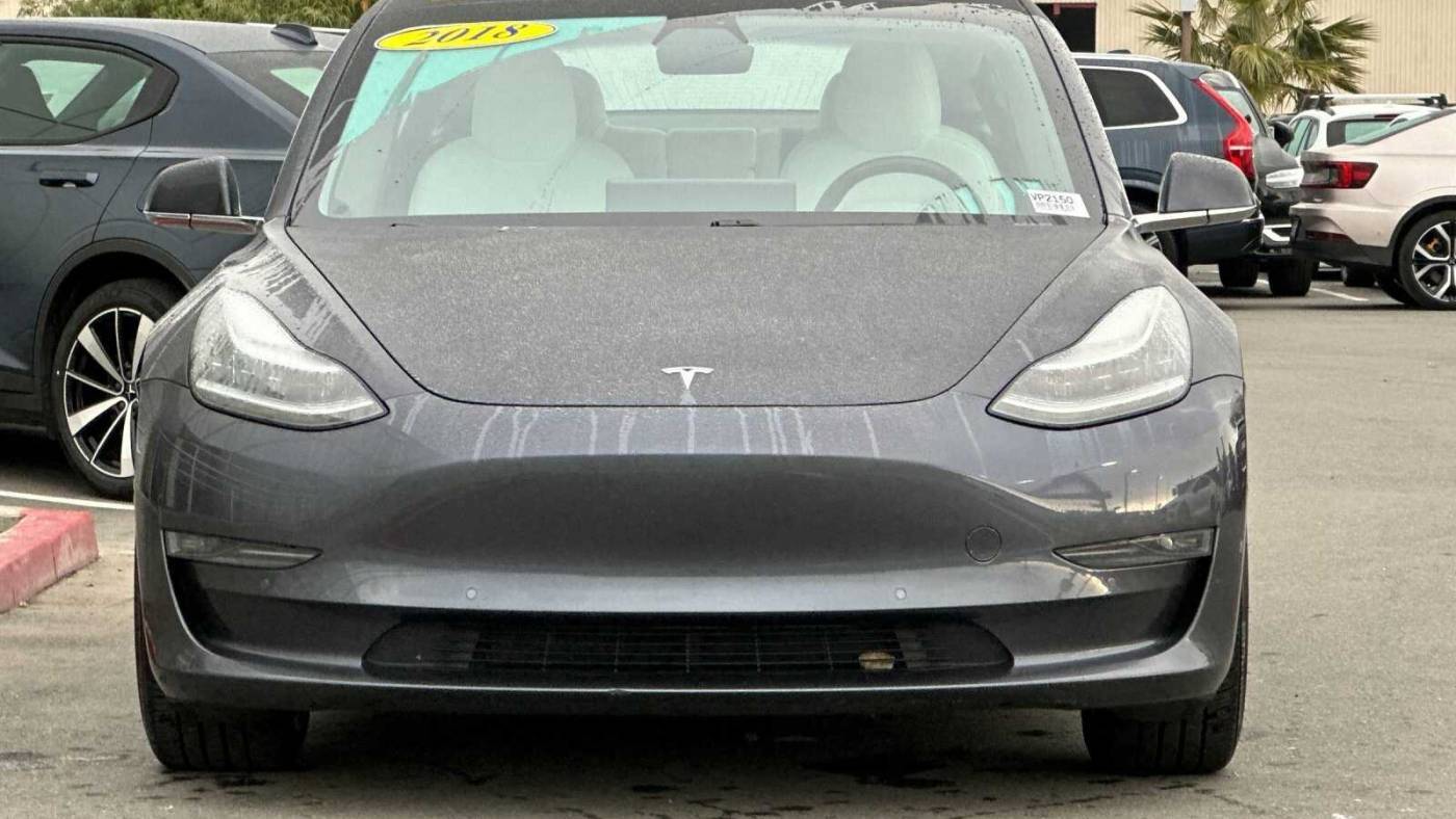 2018 Tesla Model 3 5YJ3E1EB1JF100500